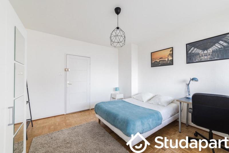 Chambre - 13 m² - 1 pièce