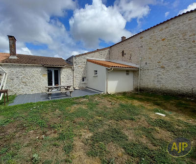 Maison - 95 m² - 4 pièces