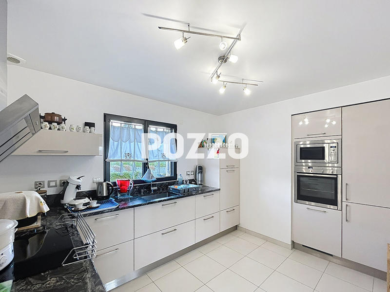 Maison - 101 m² - 5 pièces