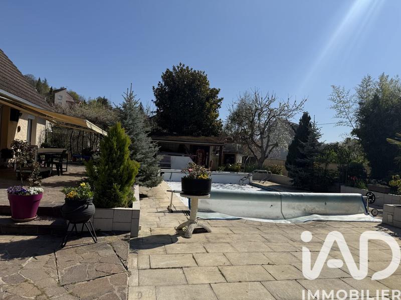 Maison - 238 m² - 9 pièces