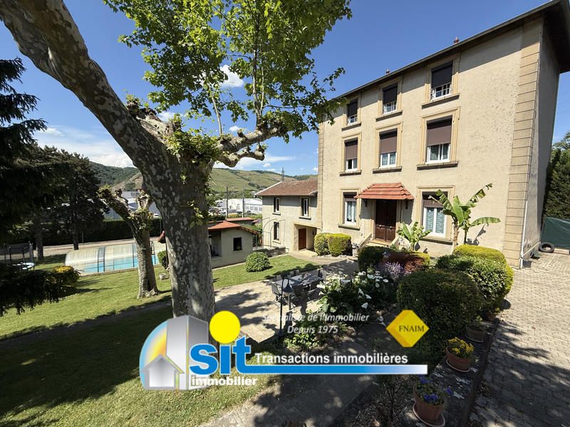 Maison - 198 m² - 7 pièces