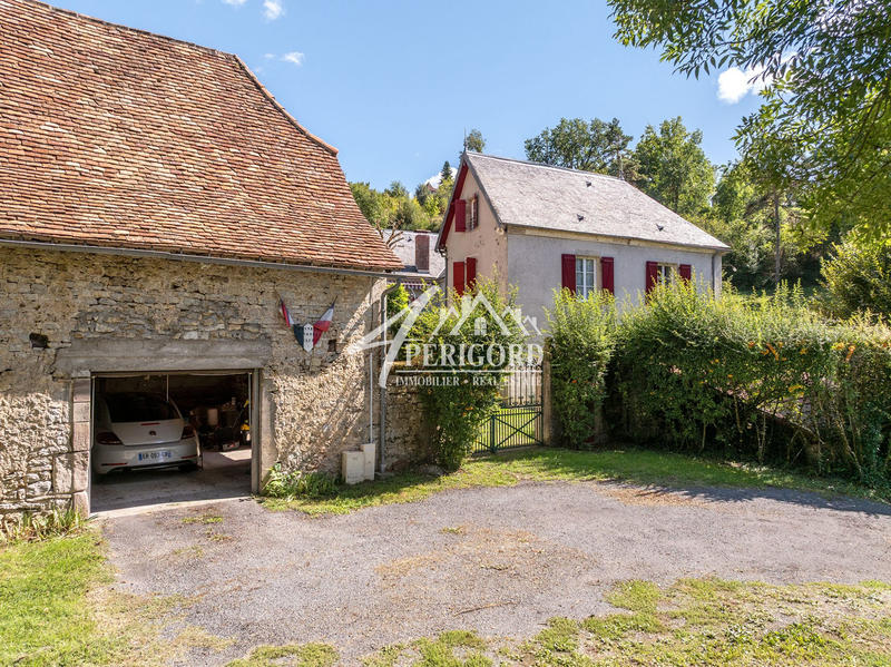 Maison - 227 m² - 14 pièces