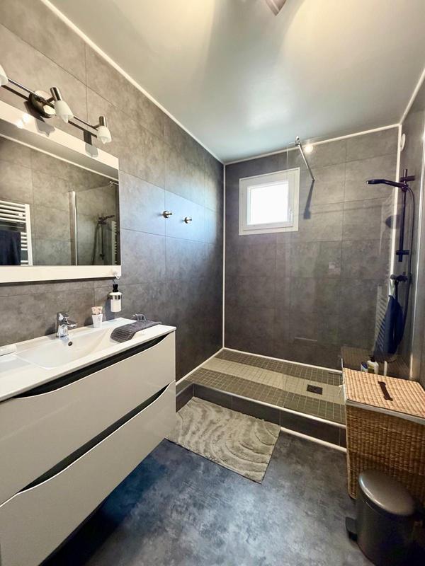 Appartement - 95 m² - 4 pièces