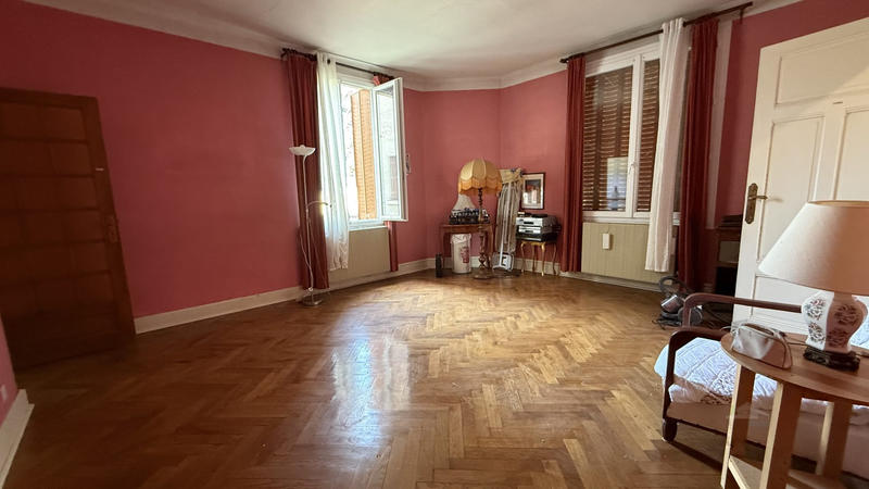 Maison ancienne - 373 m² - 10 pièces