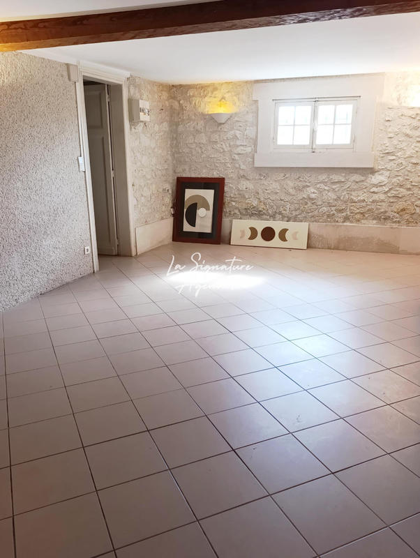 Maison - 217 m² - 7 pièces