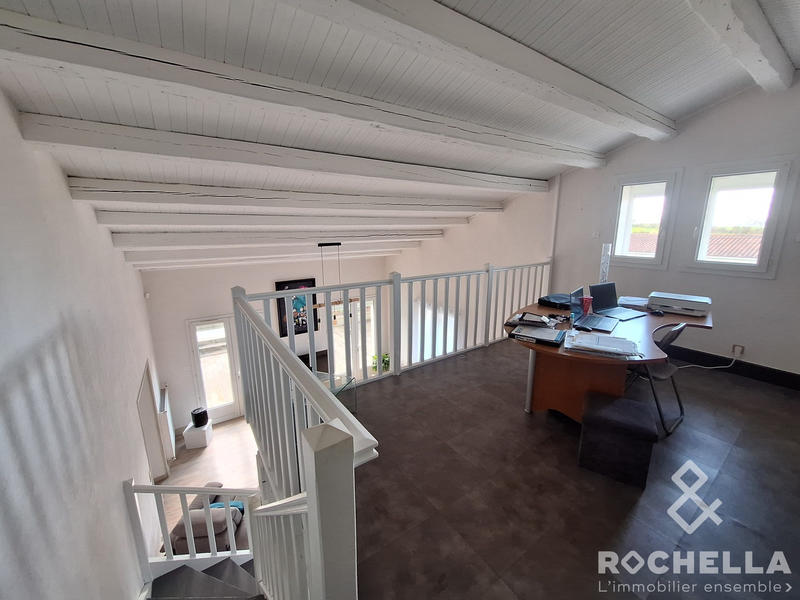 Maison traditionnelle - 198 m² - 7 pièces