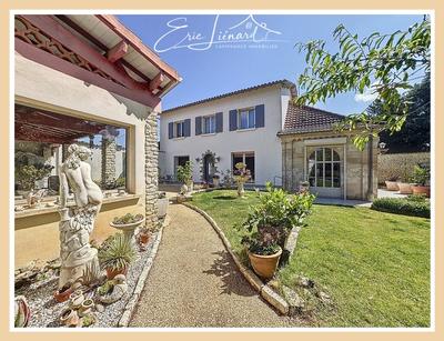 Maison - 182 m² - 7 pièces