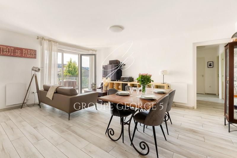 Appartement - 96 m² - 5 pièces