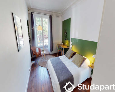 Chambre - 100 m² - 1 pièce