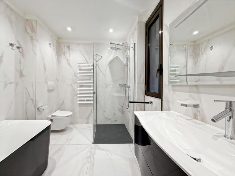 Appartement - 270 m² - 6 pièces