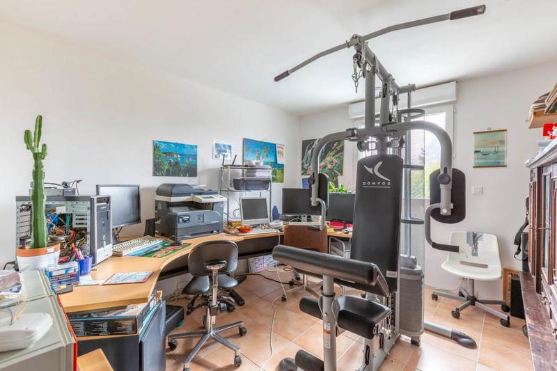 Maison - 235 m² - 6 pièces