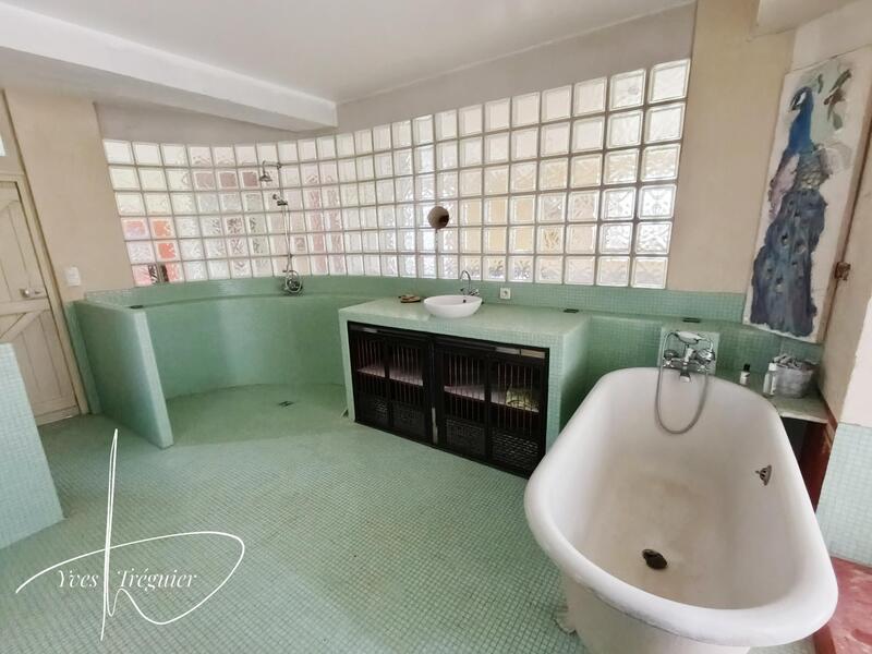 Maison - 406 m² - 7 pièces