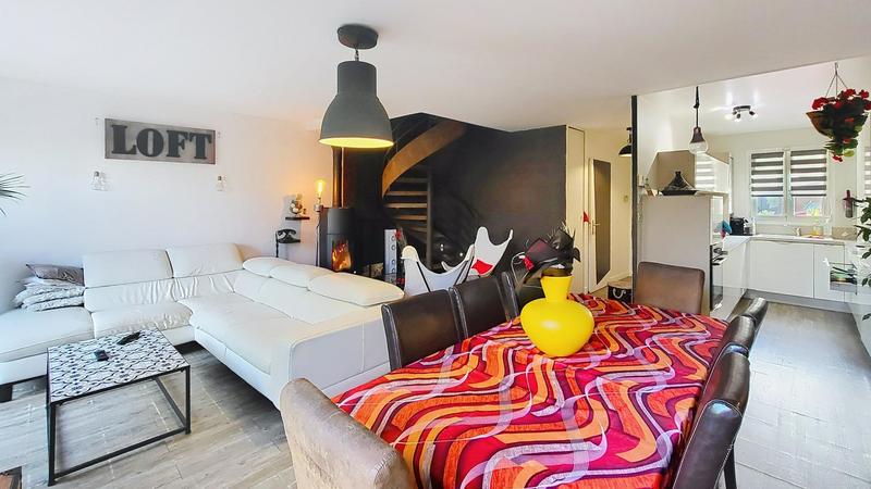 Maison - 96 m² - 6 pièces