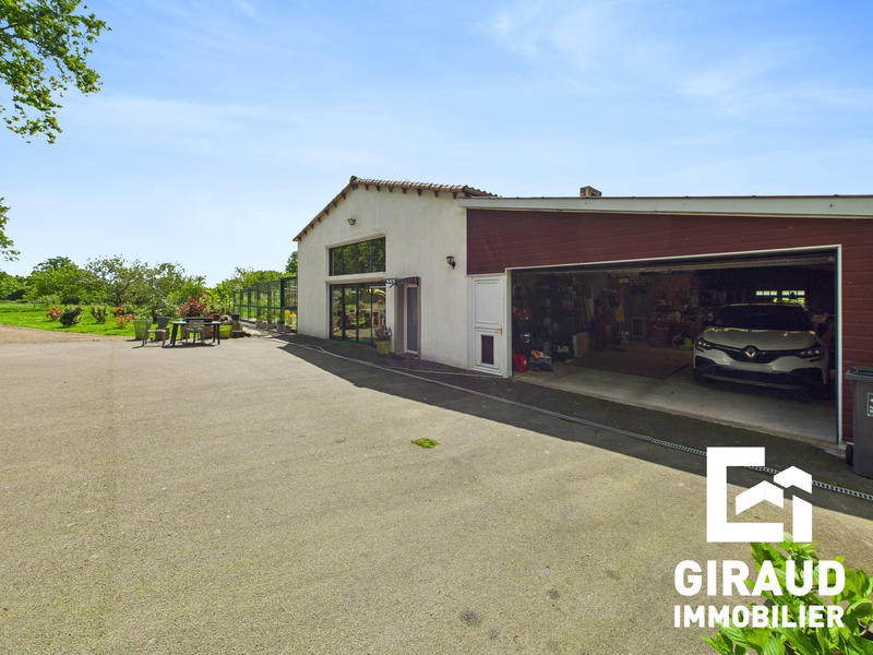 Maison - 200 m² - 7 pièces