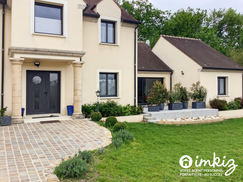 Maison - 235 m² - 7 pièces