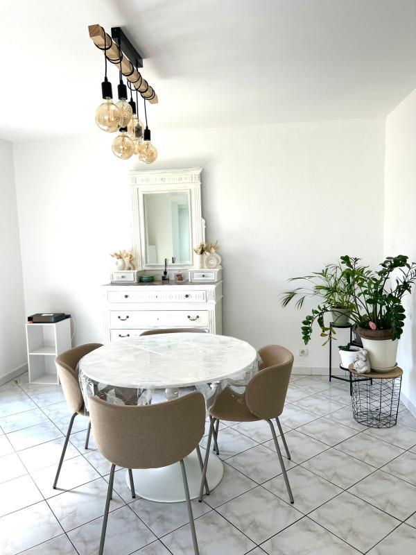 Maison - 217 m² - 9 pièces