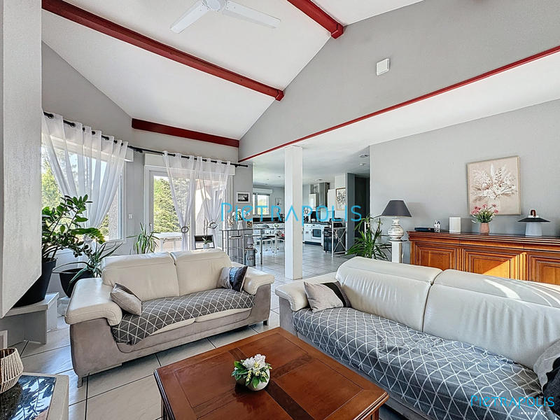 Maison - 161 m² - 7 pièces