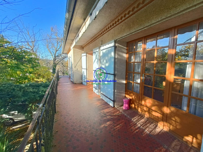 Maison traditionnelle - 182 m² - 7 pièces