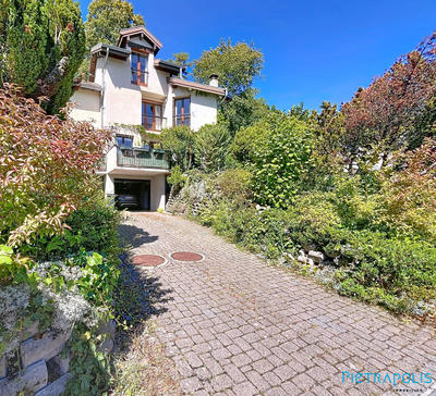 Maison - 139 m² - 6 pièces