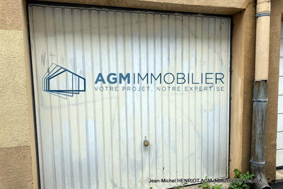 Parking / Garage - 12 m²