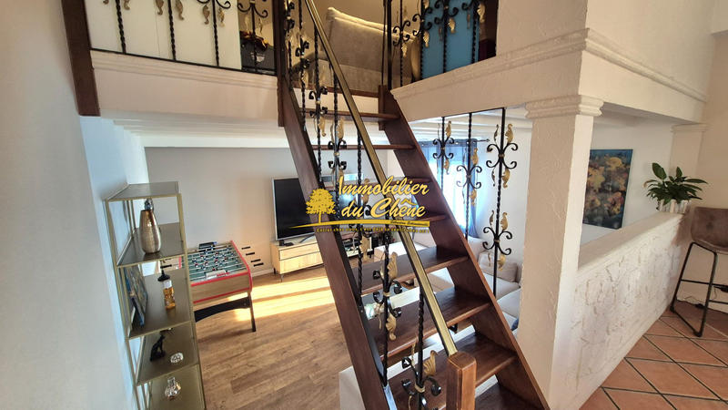 Maison - 180 m² - 7 pièces