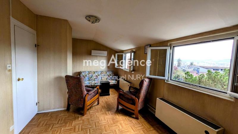 Maison - 202 m² - 7 pièces