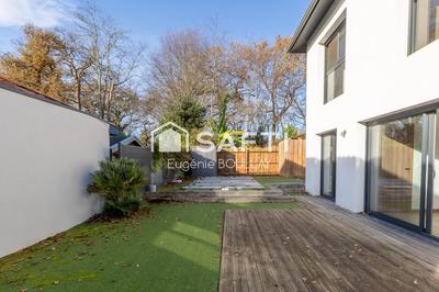 Maison - 99 m² - 4 pièces