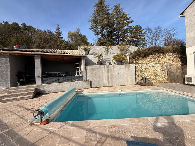 Maison - 224 m² - 9 pièces