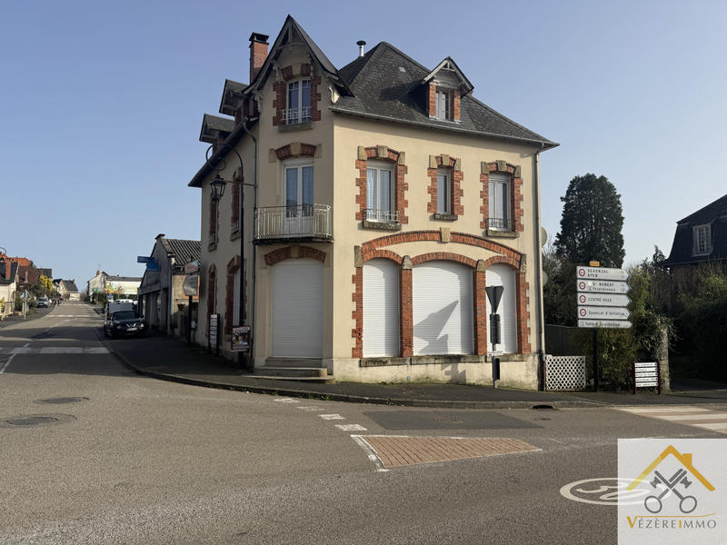 Maison - 181 m² - 8 pièces