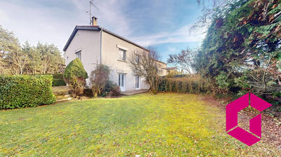 Maison traditionnelle - 243 m² - 5 pièces