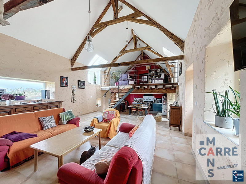 Maison - 240 m² - 8 pièces