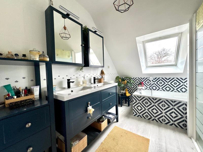 Maison - 200 m² - 7 pièces