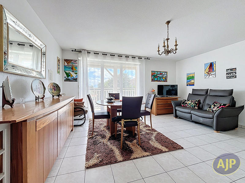 Appartement - 84 m² - 4 pièces