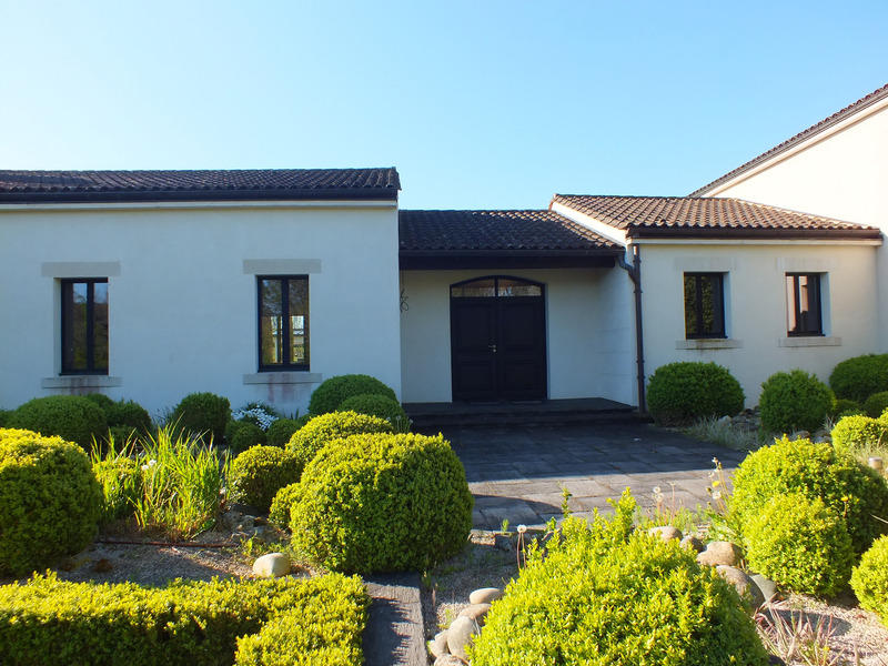 Maison d'architecte - 730 m² - 17 pièces