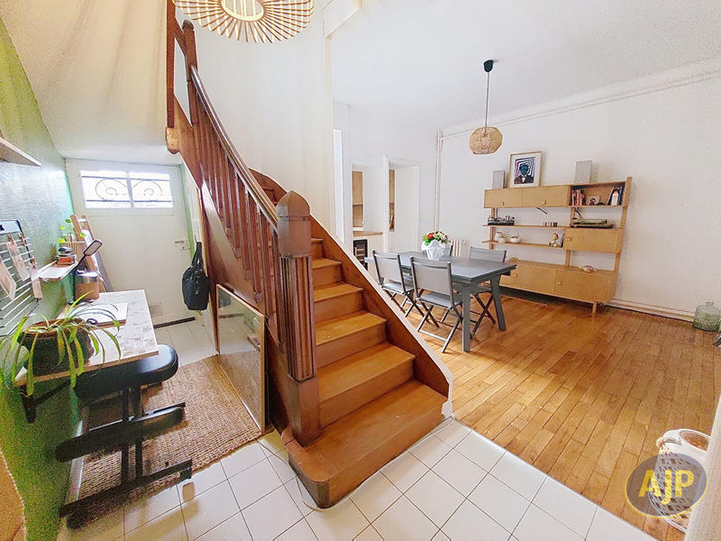 Maison - 90 m² - 4 pièces