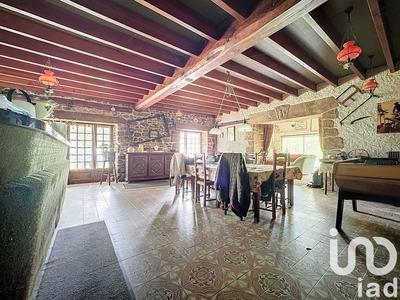 Maison - 232 m² - 7 pièces