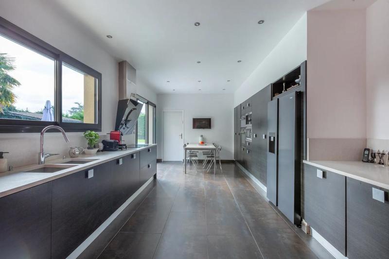 Maison - 300 m² - 7 pièces