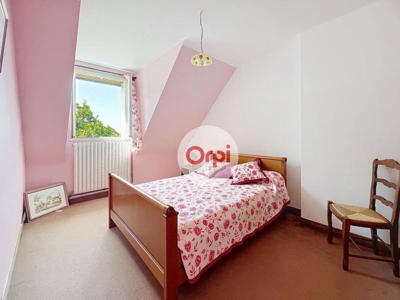 Maison - 180 m² - 9 pièces