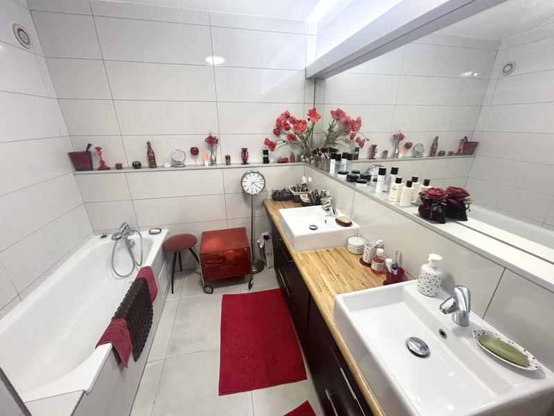 Appartement - 90 m² - 4 pièces