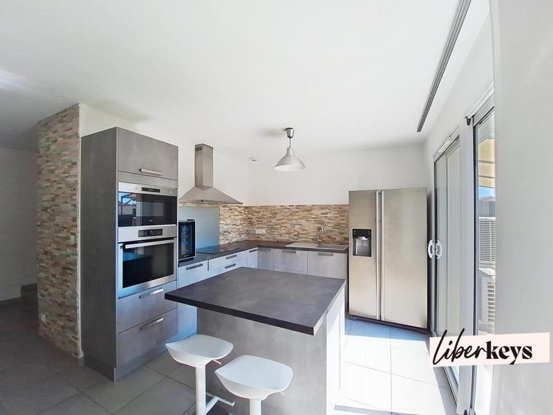 Maison - 93 m² - 4 pièces