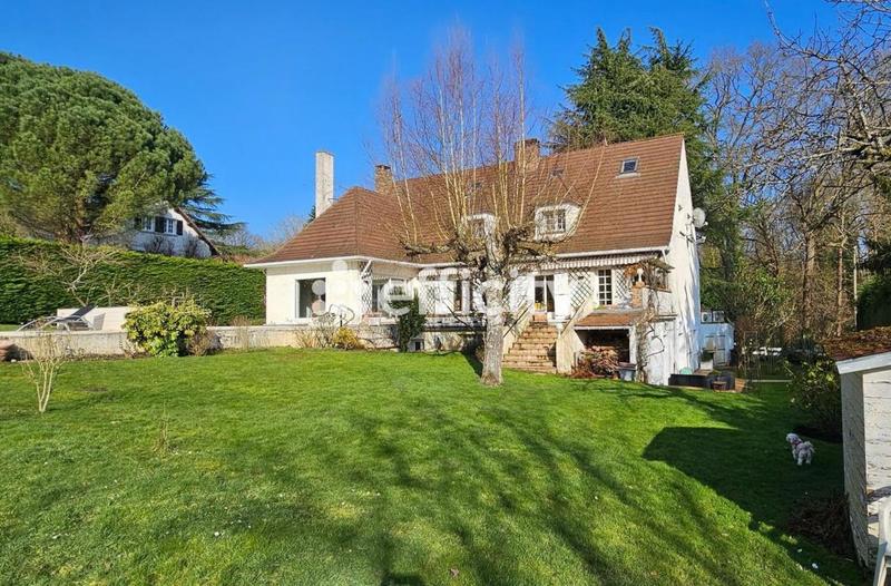 Maison - 358 m² - 16 pièces