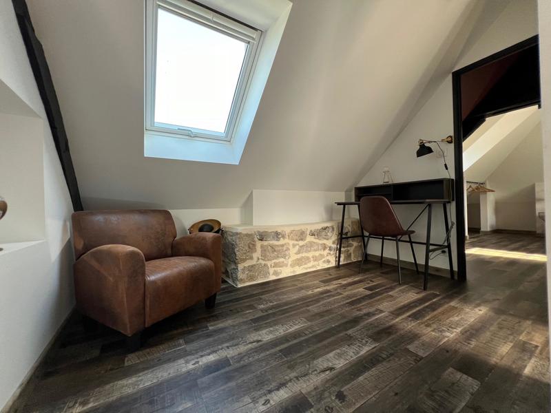 Maison - 215 m² - 9 pièces