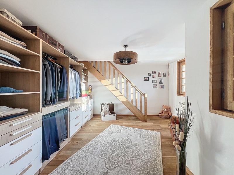 Maison - 262 m² - 6 pièces