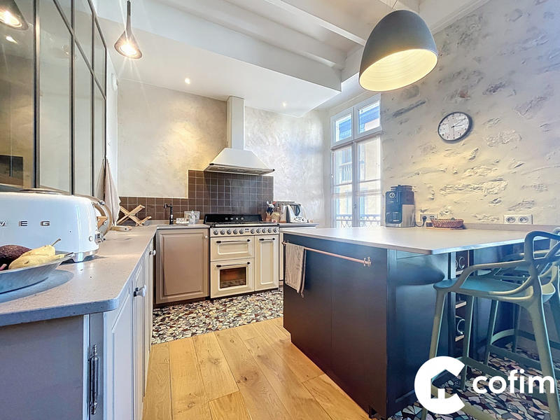 Appartement - 240 m² - 6 pièces