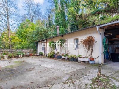 Pavillon - 311 m² - 8 pièces