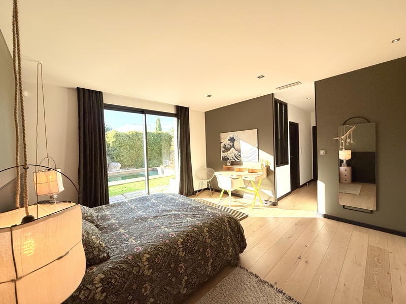 Maison - 240 m² - 6 pièces