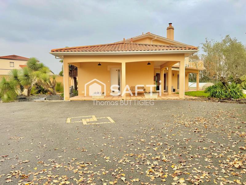 Villa - 233 m² - 8 pièces