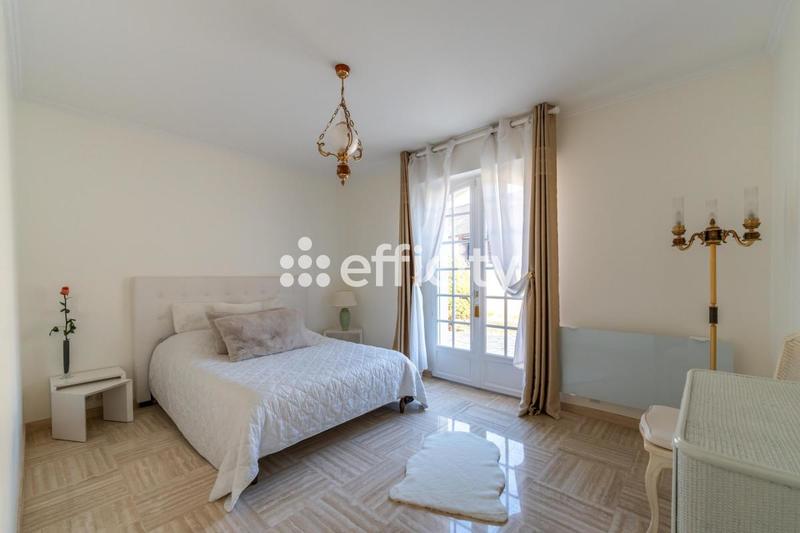 Maison - 193 m² - 7 pièces