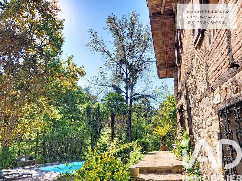 Maison - 338 m² - 12 pièces