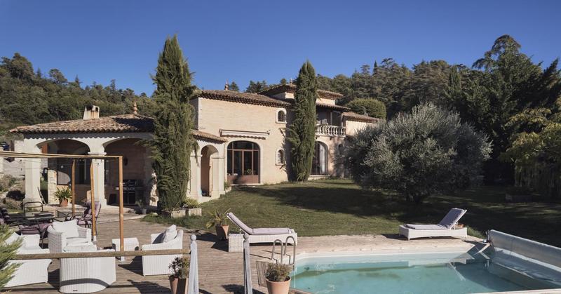 Maison - 255 m² - 6 pièces